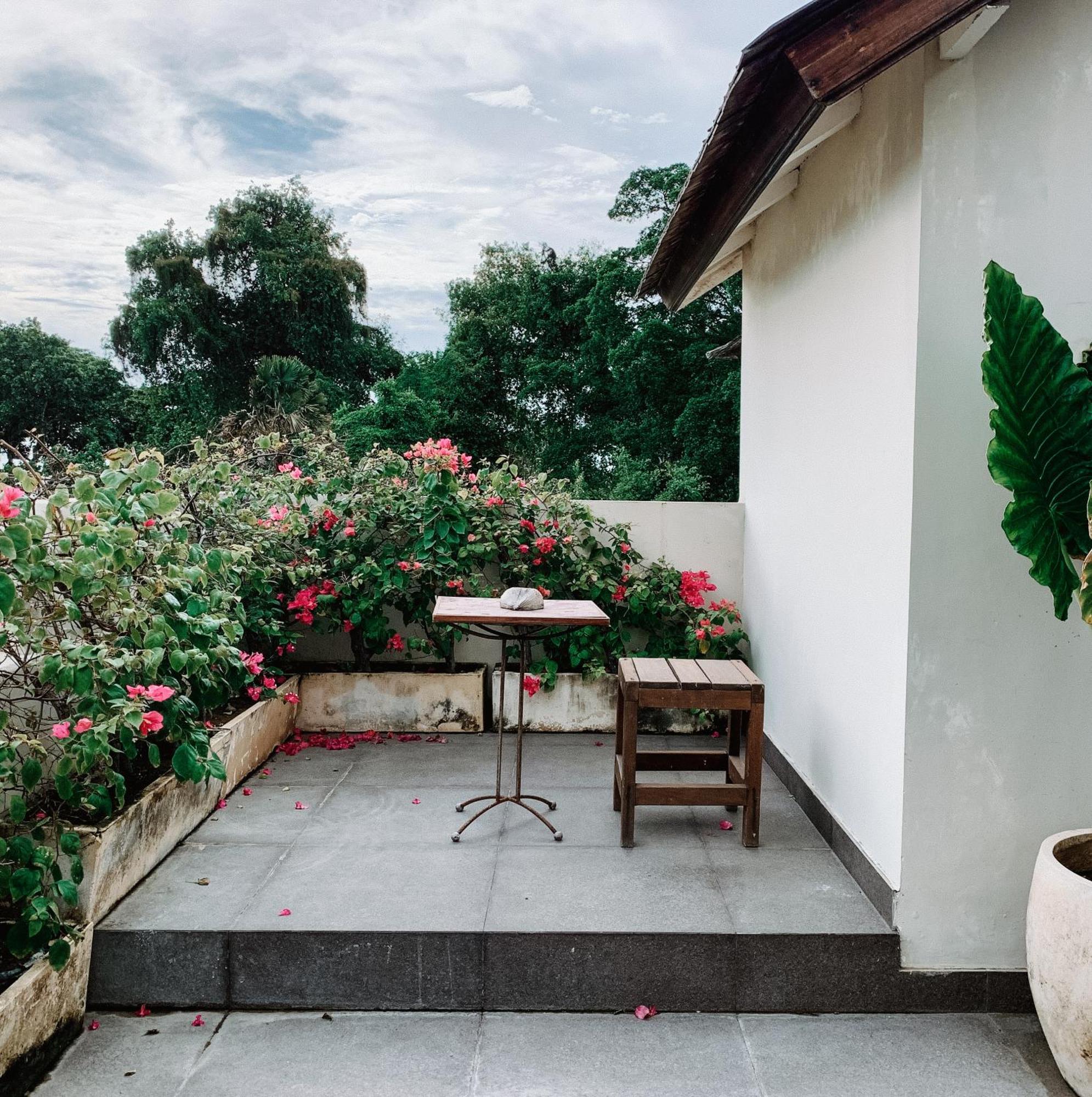 Kresna By The Sea By Kresna Hospitality Hotel Seminyak Exterior foto